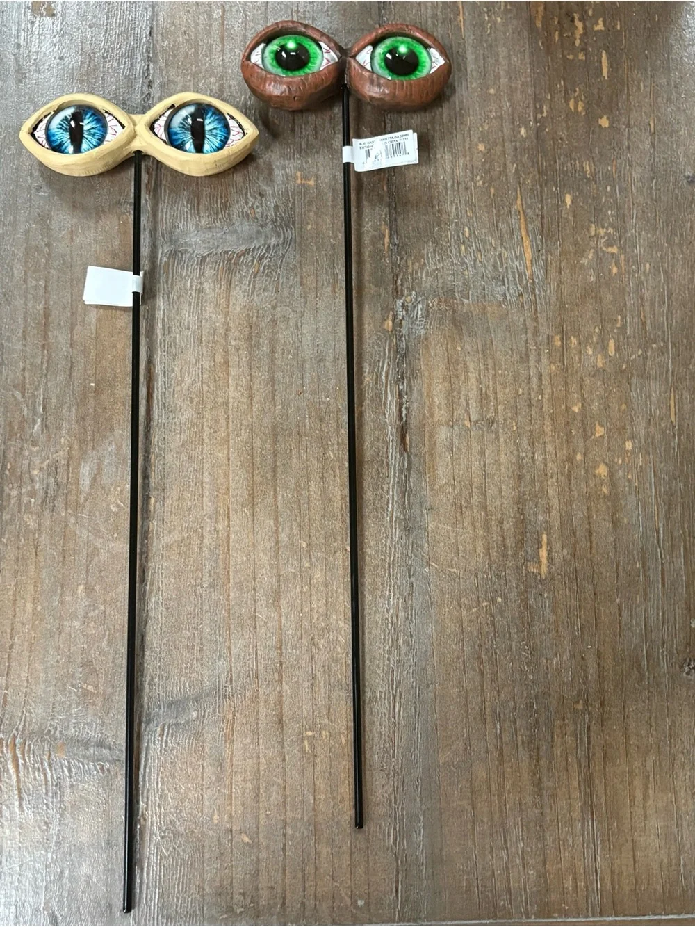 HALLOWEEN Spooky Eyes Plant/Garden Stakes Decor